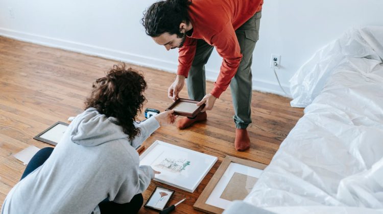 what sandpaper do you use to distress furniture