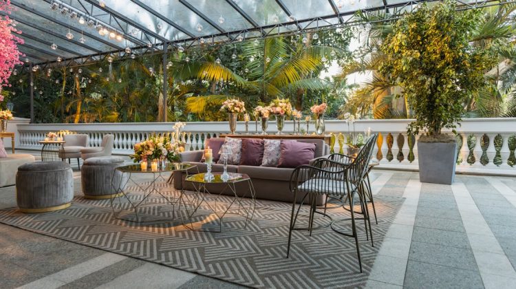 when to buy outdoor furniture on sale